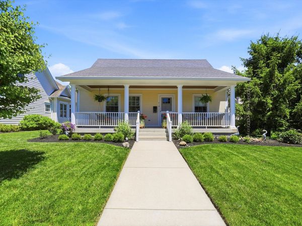 810 W Pine Street, Zionsville, IN 46077
