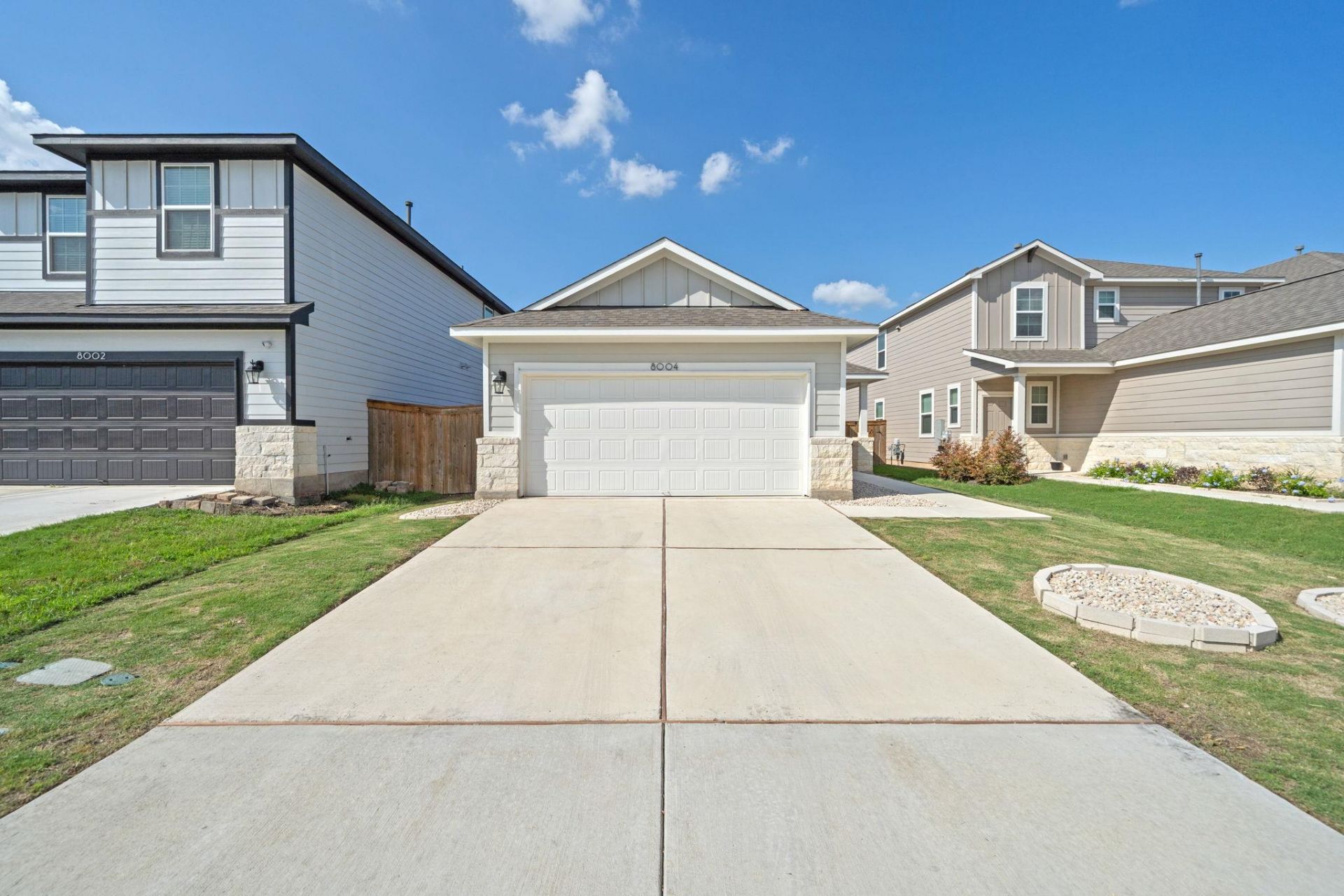 8004 Andravida Dr, Austin, TX 78747 Main Photo