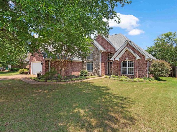 72 KING DAVID DR, Jackson, TN 38305