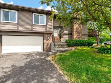 2890 Castleford Court, Woodbury, MN 55125