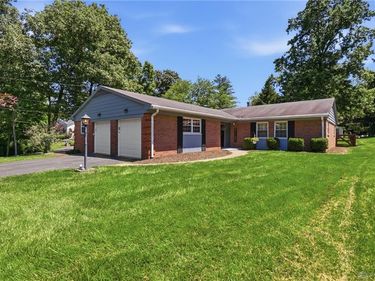 9056 Paw Paw Lane, SycamoreTownship, OH 45236