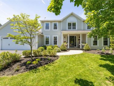 81 Broadmoor Trail , Fairport, NY 14450
