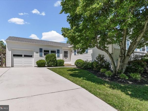 58 WOODHILL COURT , NEWARK, DE 19711