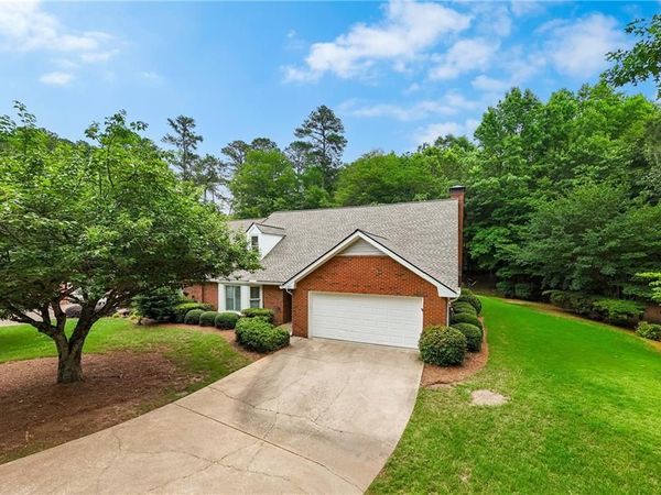 300 Brickleberry Drive, Roswell, GA 30075