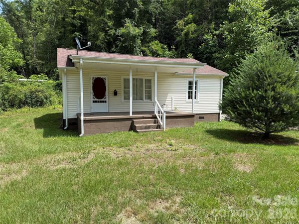 21 Old Post Office Drive , Marion, NC 28752