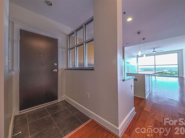 333 W Trade Street, Unit 1602, Charlotte, NC 28202