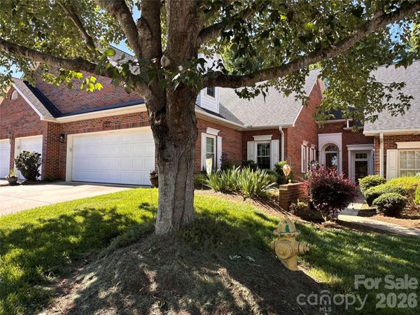 1524 Royalty Circle , Statesville, NC 28625