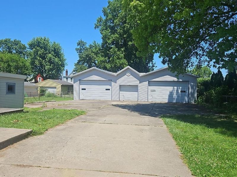 208 Bank Avenue, Saint Bernard, OH 45217 Photo 4