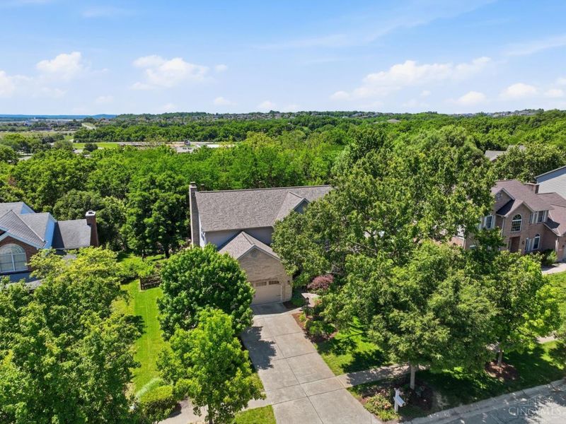 7607 Providence Woods Court, West Chester, OH 45069 Photo 2