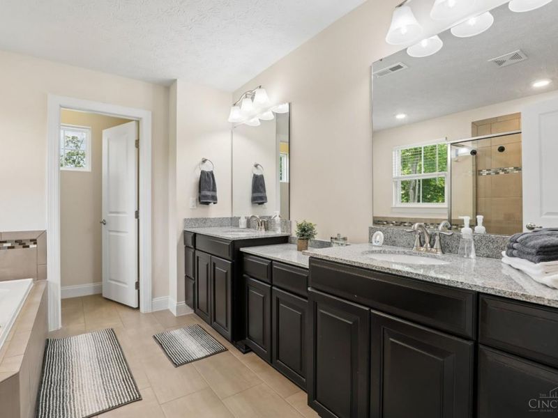 1412 Norway Knoll Court, Miami Twp, OH 45150 Photo 19