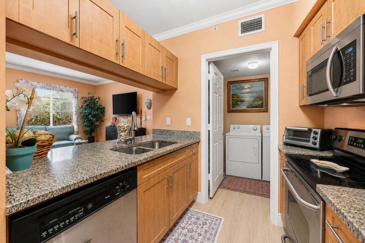 6529 Emerald Dunes Drive, Unit 106, Royal Palm Beach, FL 33411 Photo