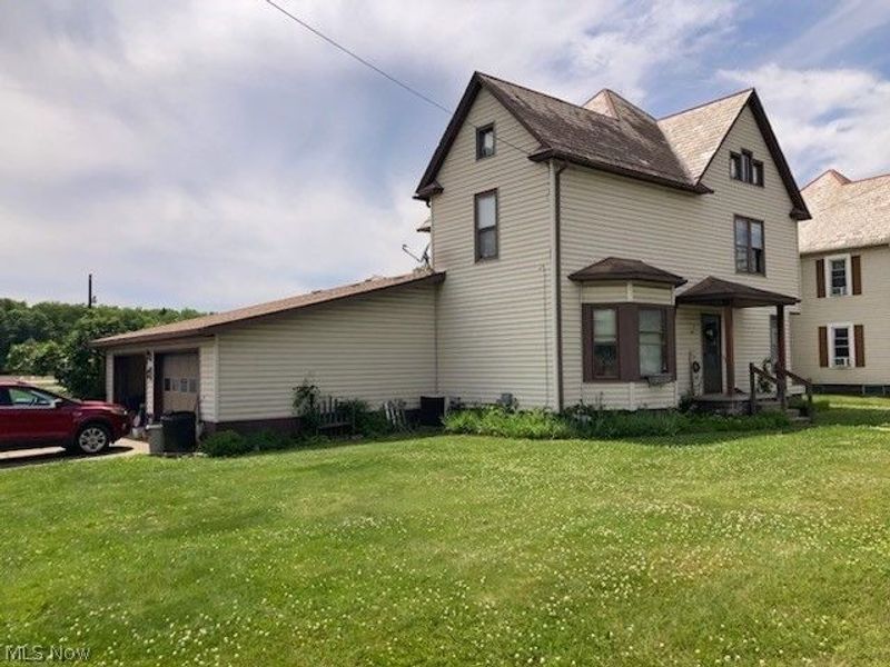1906 E High Avenue, New Philadelphia, OH 44663 Photo 3