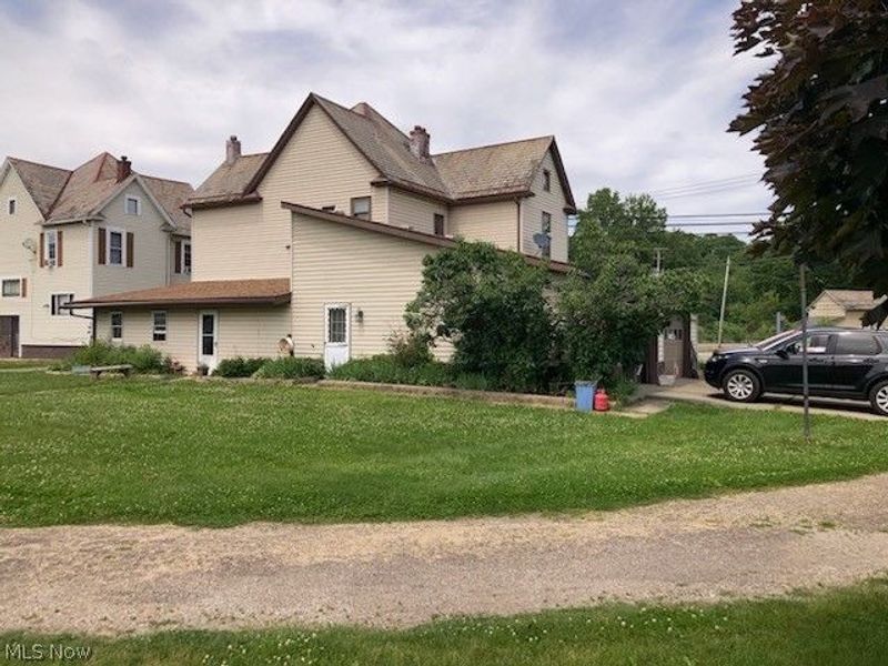 1906 E High Avenue, New Philadelphia, OH 44663 Photo 5