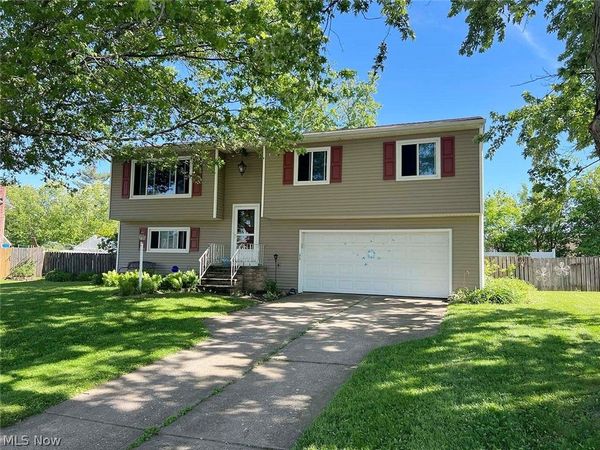 4060 Tudor Avenue , Brunswick, OH 44212