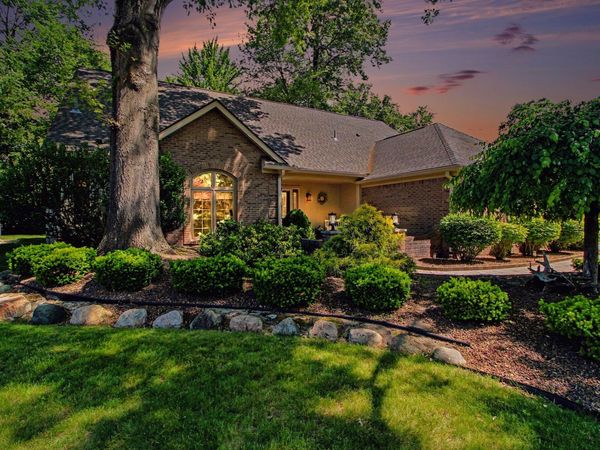 14017 Towering Oaks Drive, Utica, MI 48315