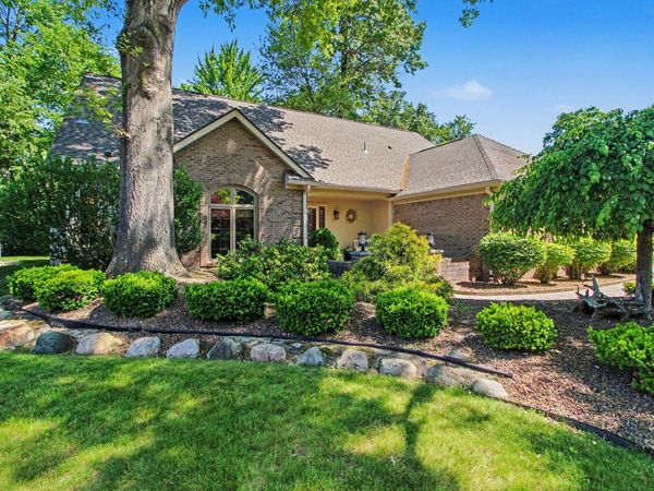 14017 Towering Oaks Drive, Utica, MI 48315