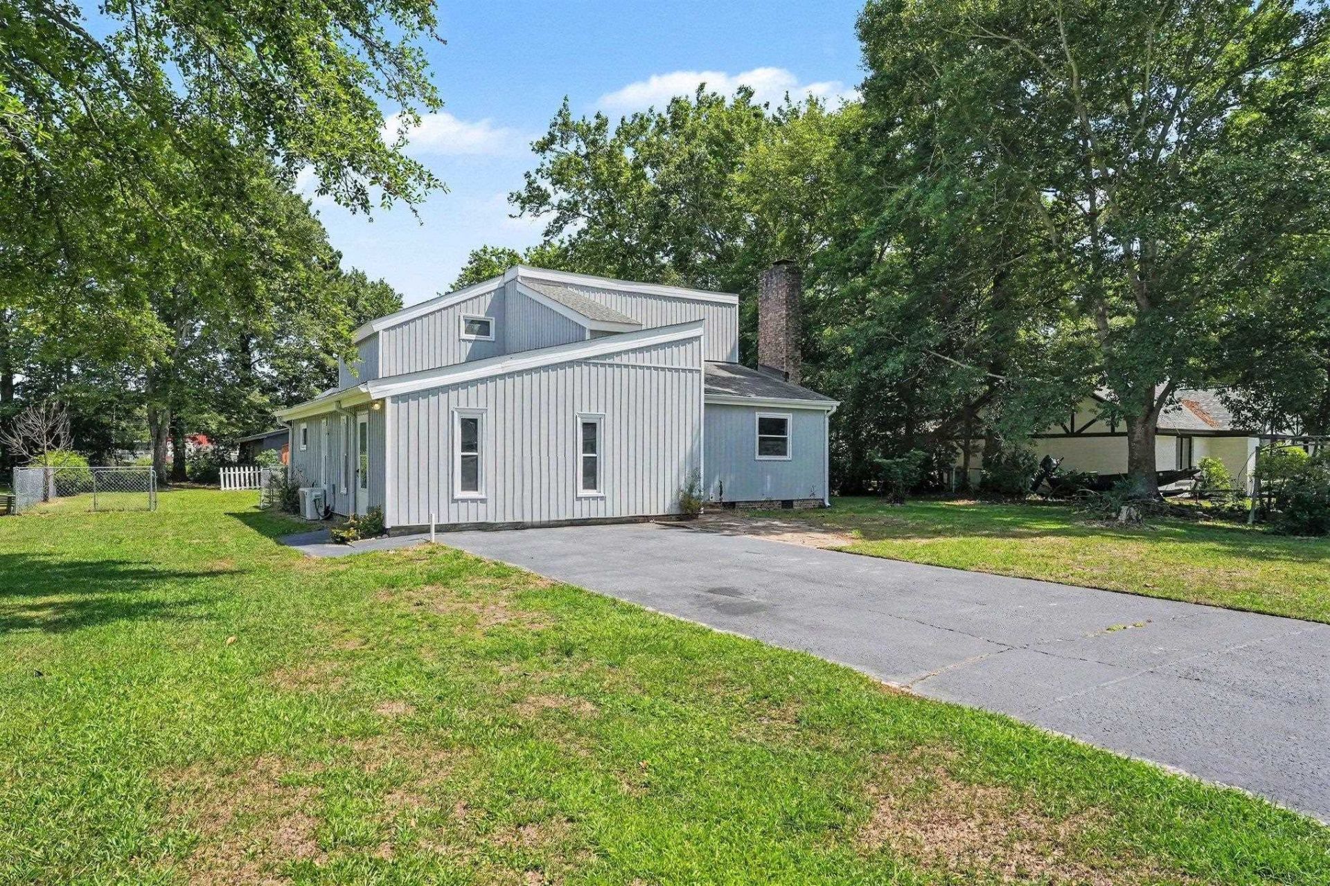 213 Caropine Dr. Photo 1