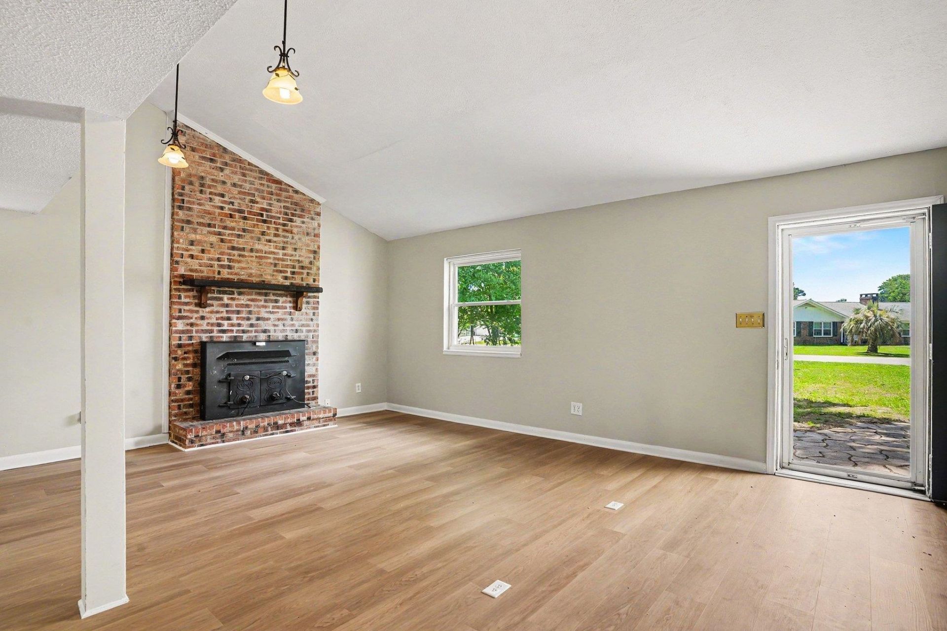 213 Caropine Dr.  Photo 10