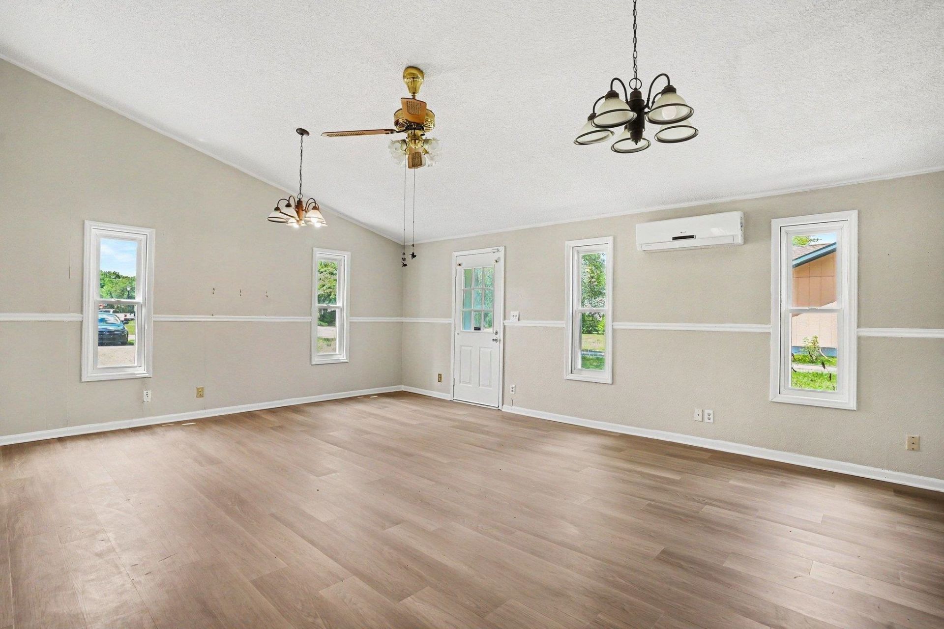 213 Caropine Dr.  Photo 16