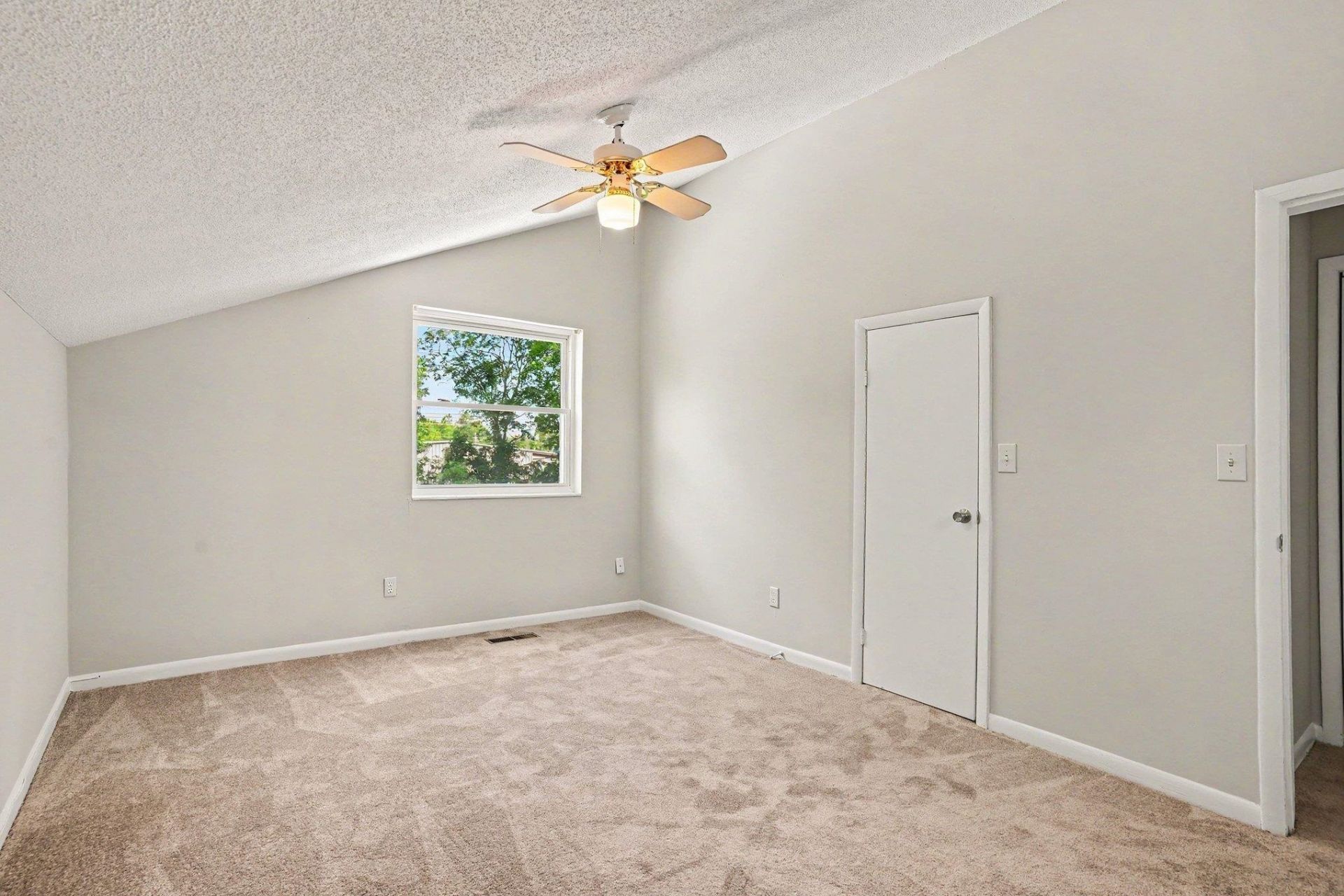 213 Caropine Dr.  Photo 28