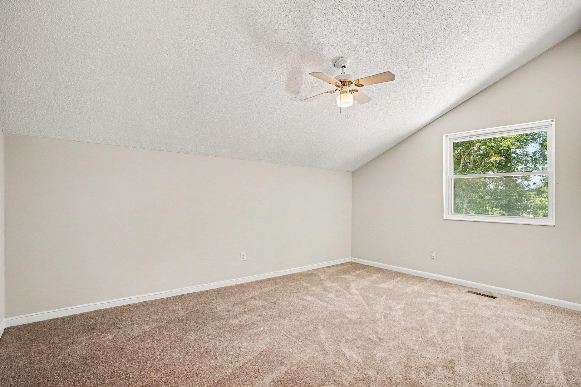 213 Caropine Dr.  Photo 31