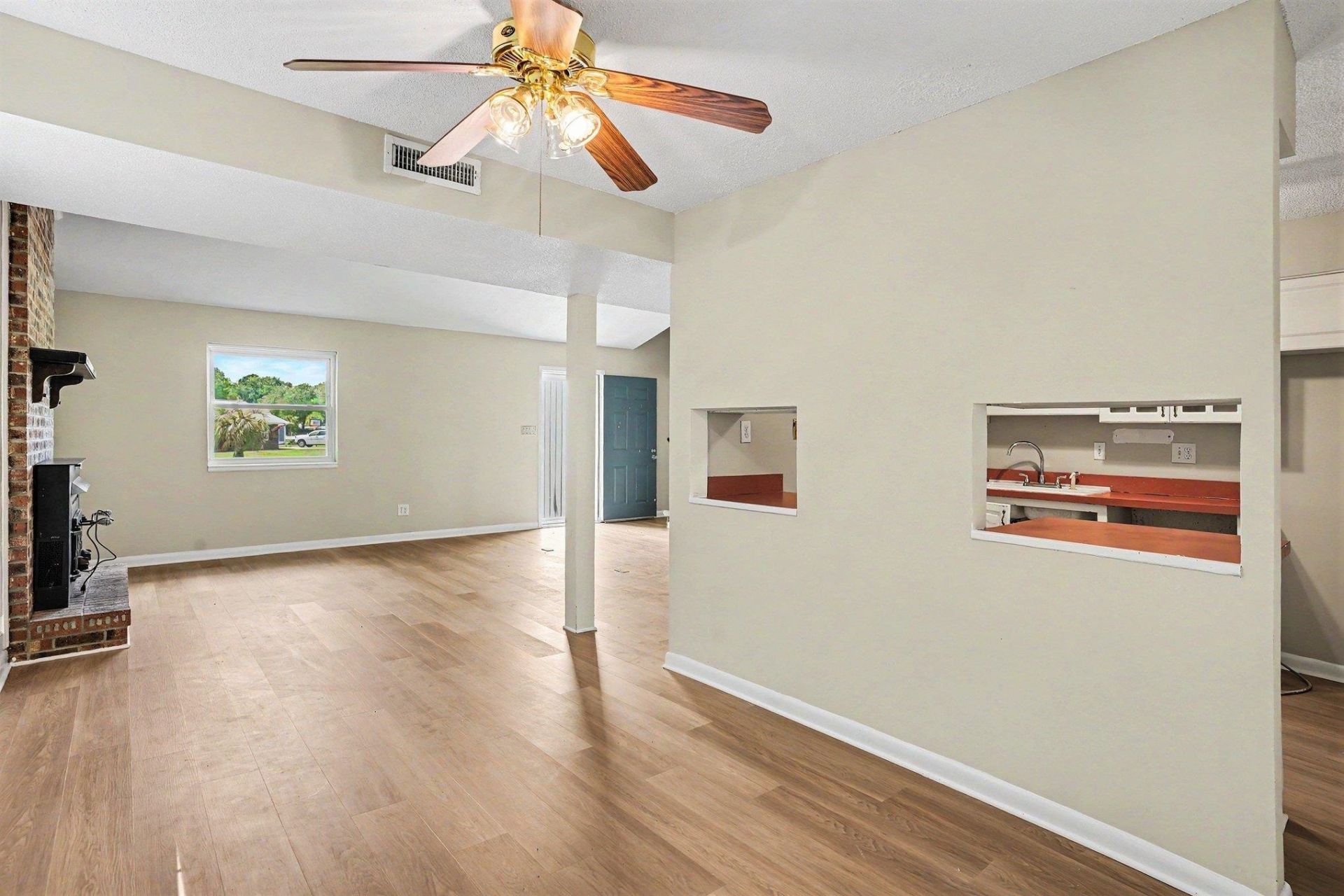 213 Caropine Dr.  Photo 9