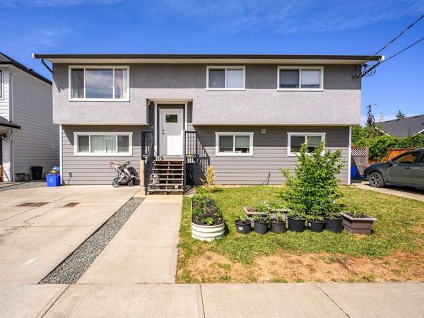 3303 Seventh St , Cumberland, BC V0R 1S0