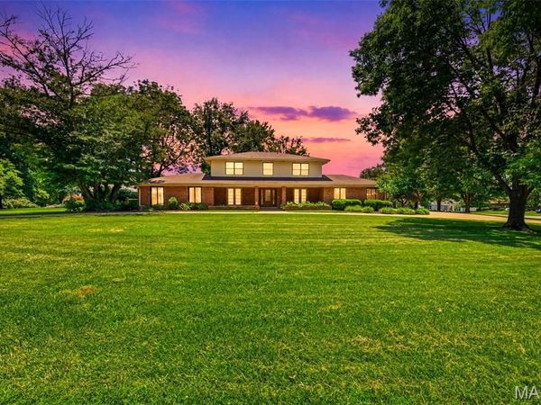 14196 Cross Trails Drive , Chesterfield, MO 63017