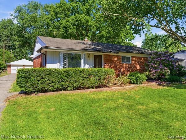 47375 Harry Street , Shelby Twp, MI 48317