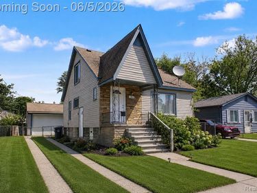 1301 E Muir Ave., Hazel Park, MI 48030
