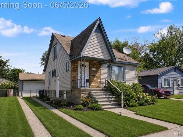 1301 E Muir Ave., Hazel Park, MI 48030