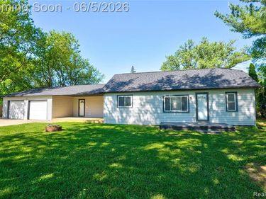 8053 Leadley Avenue, Genesee Twp, MI 48458