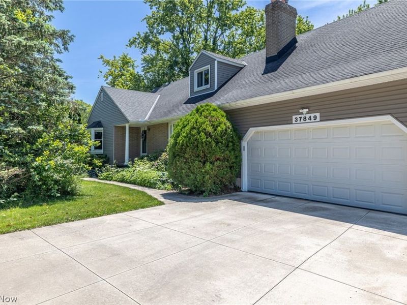 37849 French Creek Road, Avon, OH 44011 Photo 2
