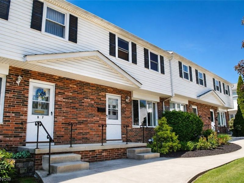 6484 State Road , Unit D8, Parma, OH 44134 Photo 2