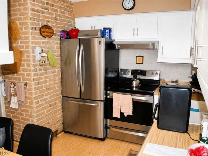 6484 State Road , Unit D8, Parma, OH 44134 Photo 9
