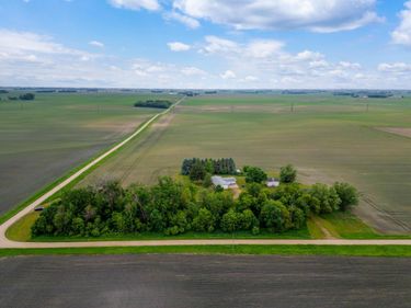 25975 630th Avenue, Alden, MN 56009