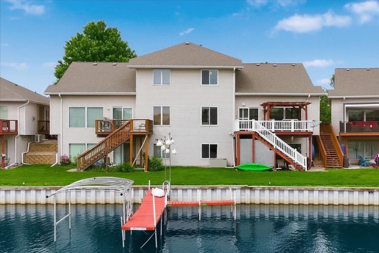 1070 Waters Edge Court, Carter Lake, IA 51510 Main Photo