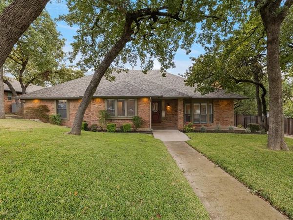 2618 Keystone Drive , Arlington, TX 76006