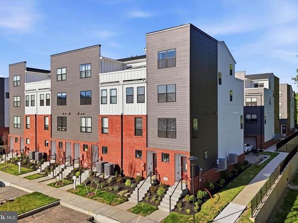 919 RIVERPLACE DRIVE, CONSHOHOCKEN, PA 19428