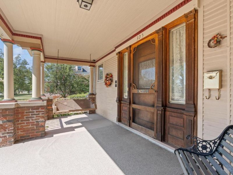 305 E Central Avenue, West Carrollton, OH 45449 Photo 2