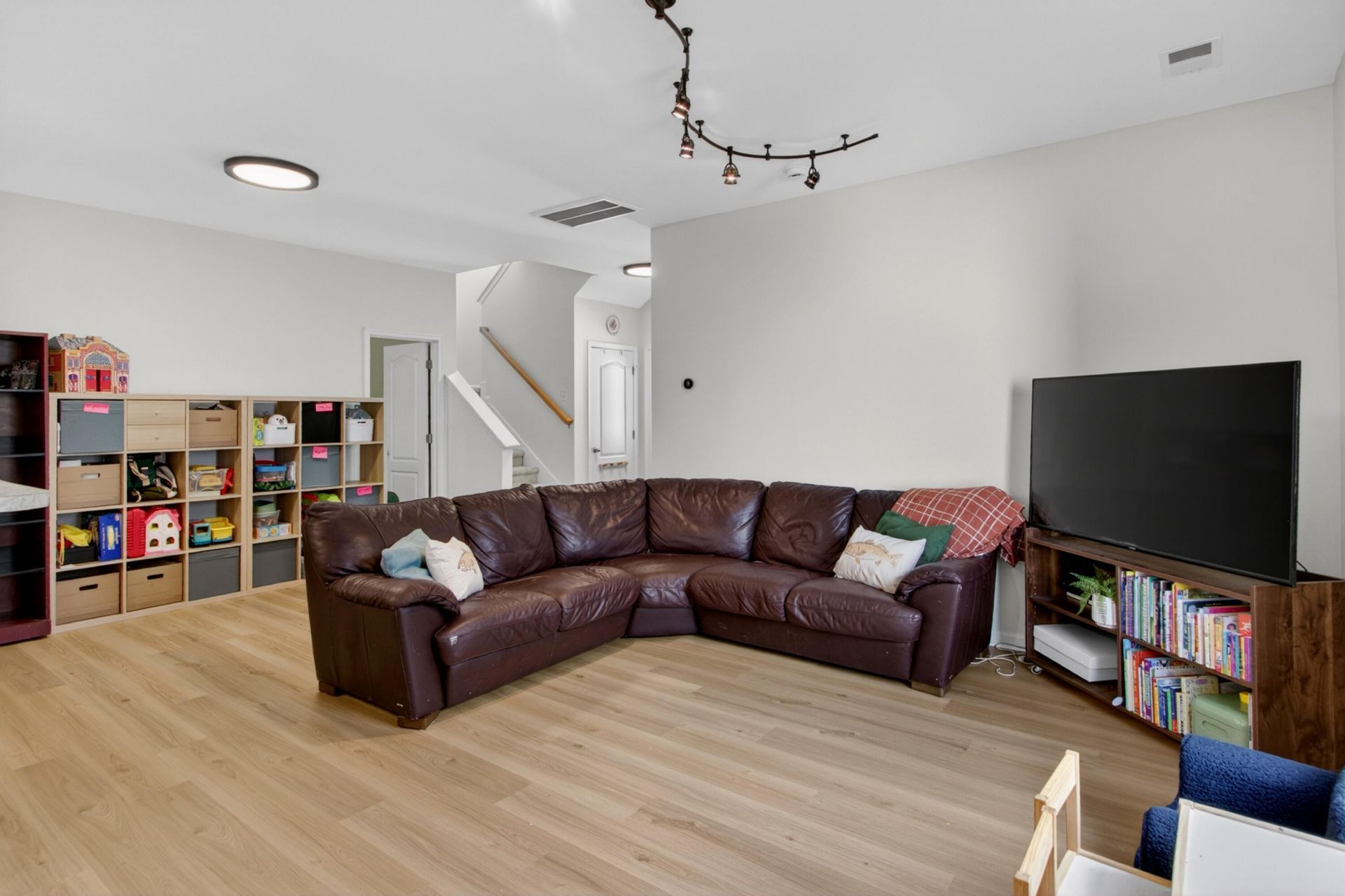 114 Coosawatchie Street Photo 8