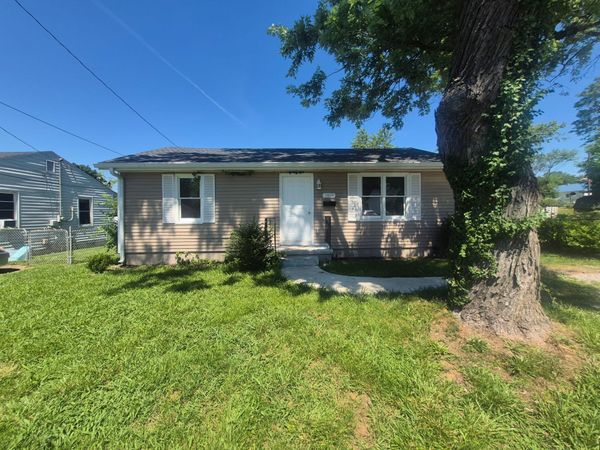 1807 McHenry Dr, Hopkinsville, KY 42240