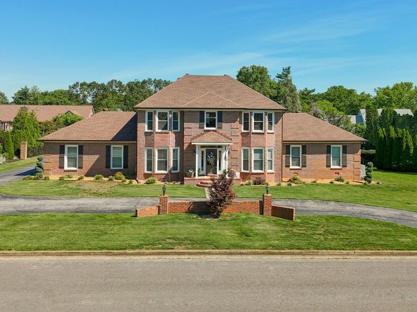 2104 Shannon Dr , Murfreesboro, TN 37129