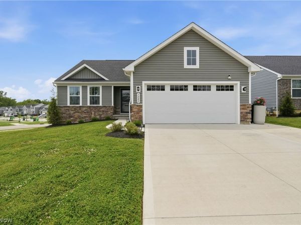 1082 Bookman Avenue , Akron, OH 44312
