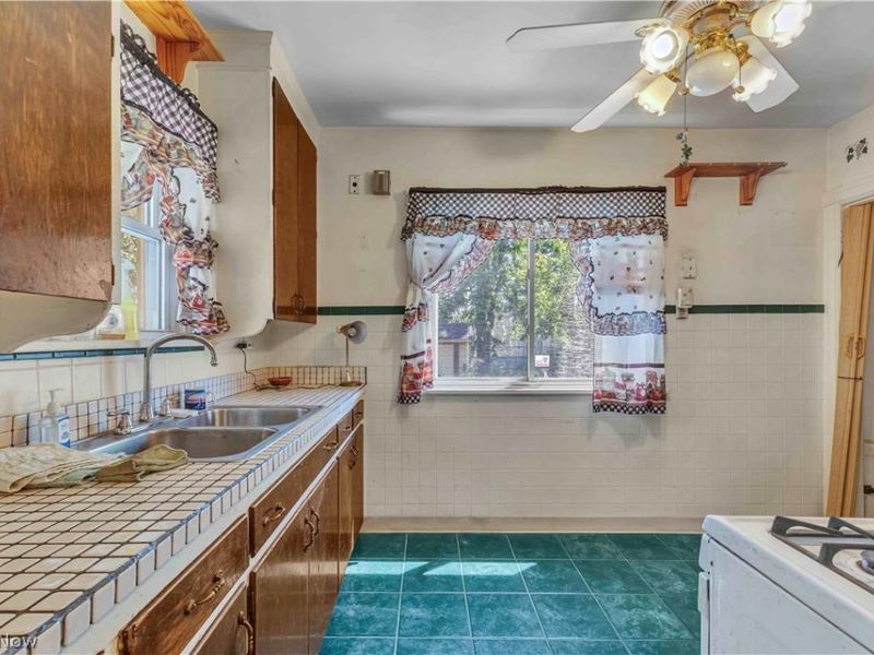 13019 Gilmore Avenue , Cleveland, OH 44135 Photo 9