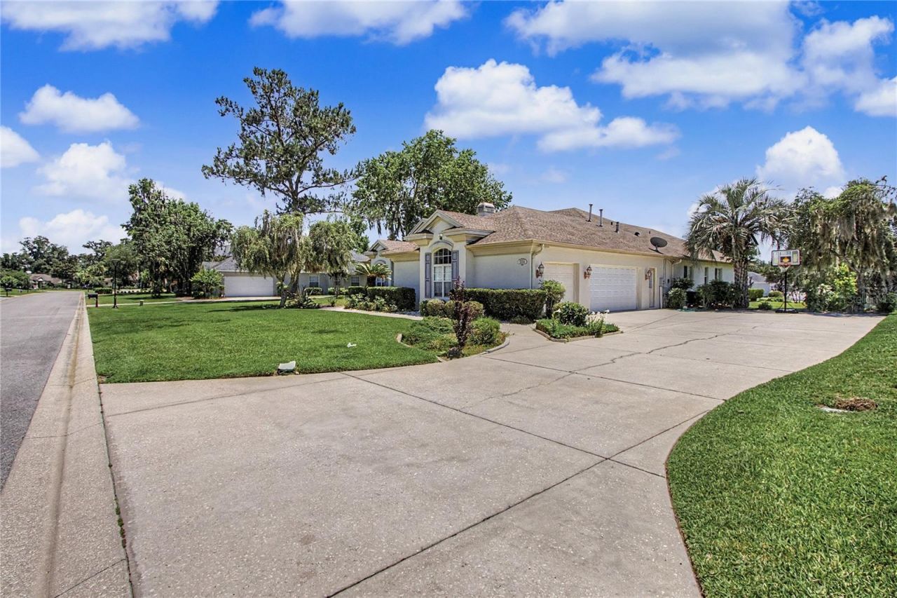 2114 SE 25th Loop , Ocala, FL 34471 Photo