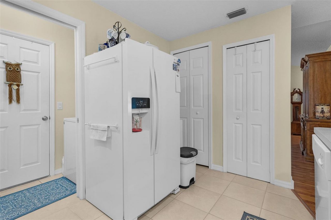 1622 Laurel Way, Tavares, FL 32778 Photo