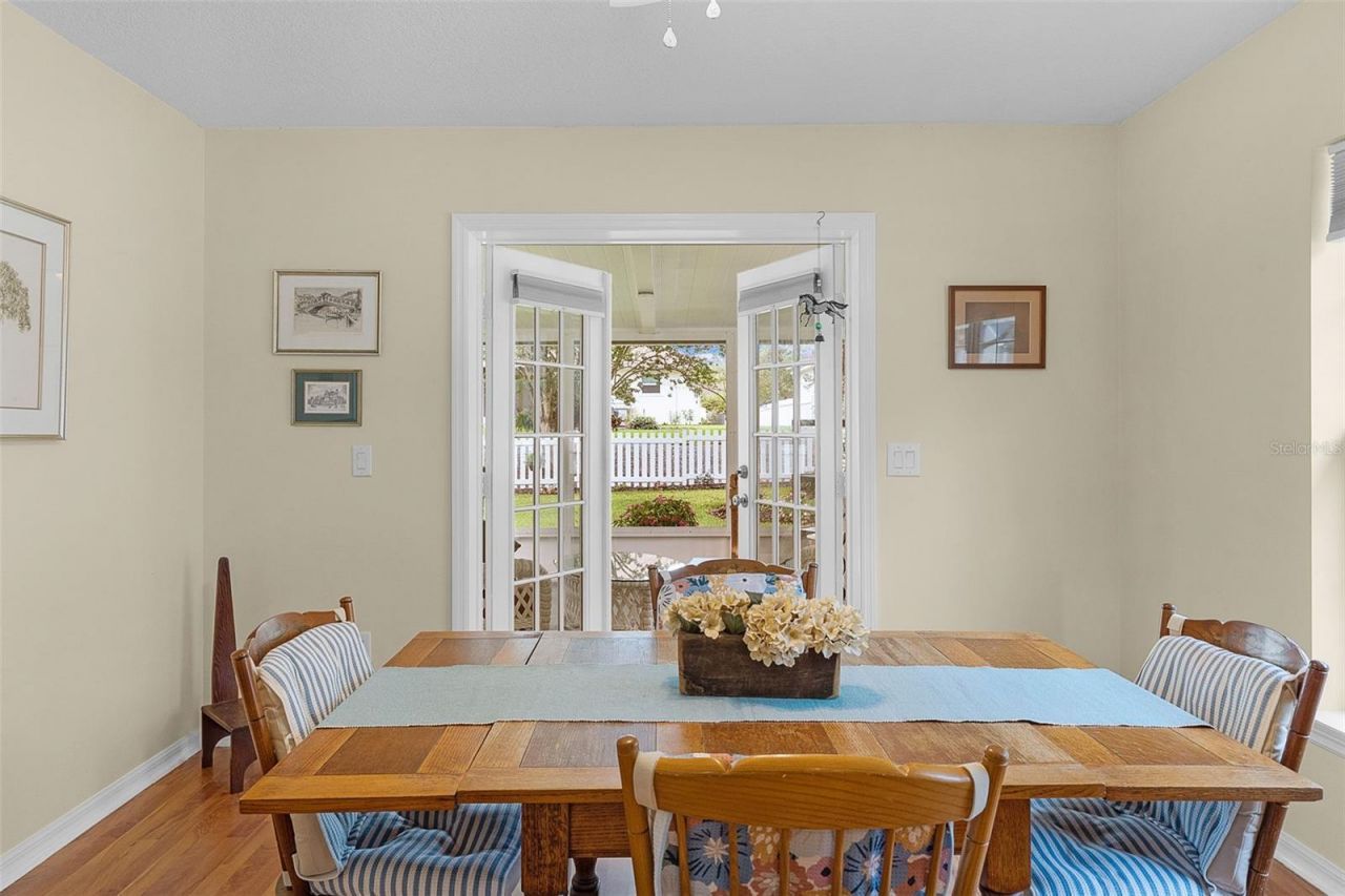 1622 Laurel Way, Tavares, FL 32778 Photo