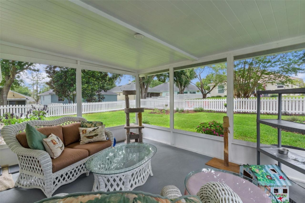 1622 Laurel Way, Tavares, FL 32778 Photo