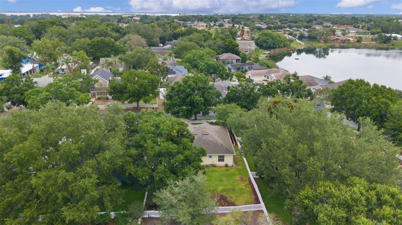 1622 Laurel Way, Tavares, FL 32778 Photo